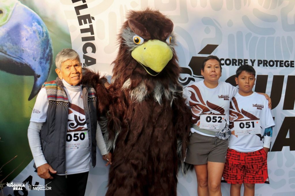 Corren en ZooMorelia por el águila real 3 10ff4ca4 14c6 49d4 8d50 01fe37715742