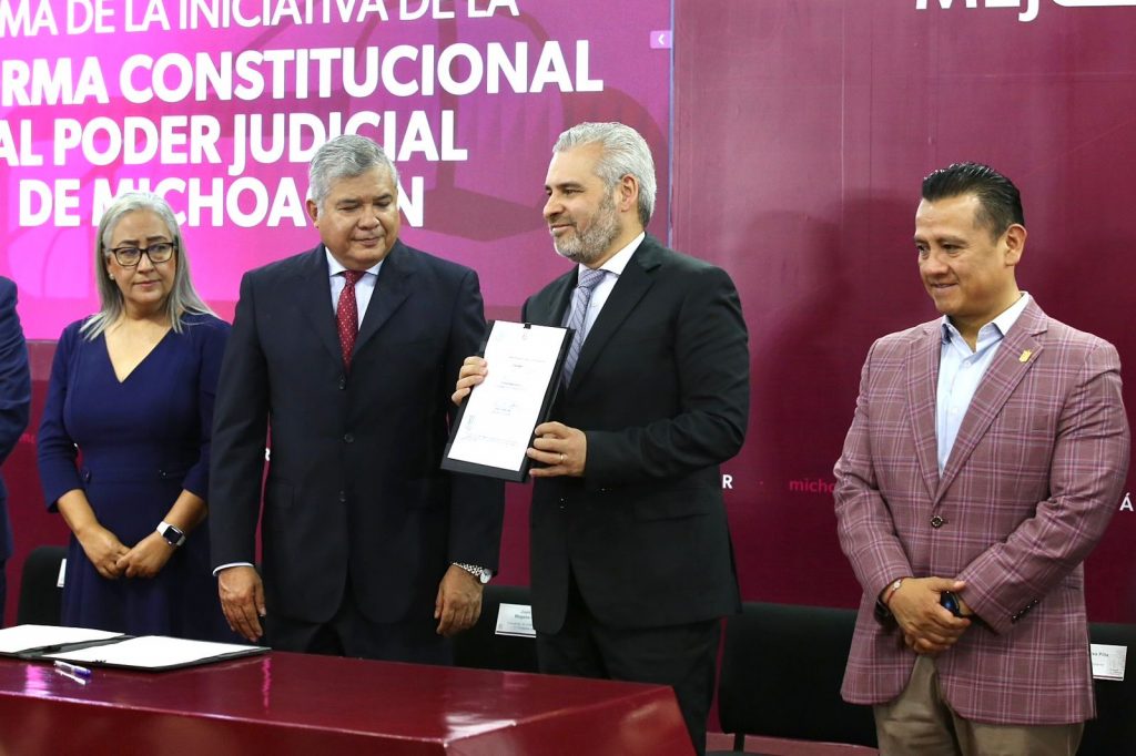 Jueces y magistrados por voto popular; Bedolla firma iniciativa de reforma al Poder Judicial 2 4e7cfa1f 9e48 4b8e a941 f9a44fc27089