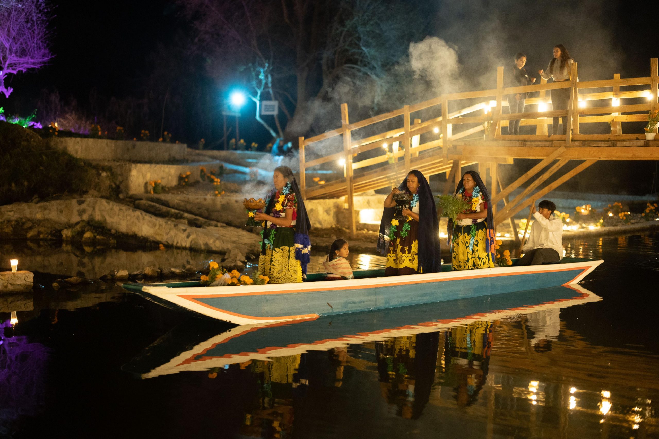 Dónde, cuándo y a qué hora ver el recorrido nocturno de canoas de Urandén; aquí te decimos