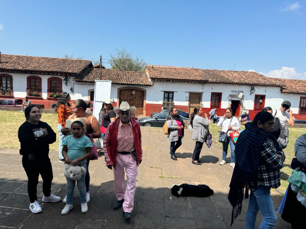 Inscriben piezas para el 55 Concurso Artesanal de Noche de Muertos en Pátzcuaro 2 904edff0 dec7 41e3 ad45 d250f7e6fe03