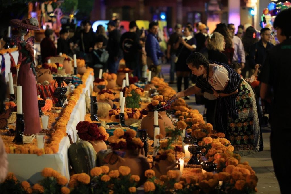 Plaza de Armas, reviste de color y tradición para conmemorar el Día de Muertos 4 af0e13ca 175c 4dd4 aba6 bc608f03c6f6