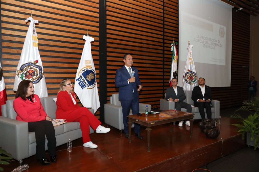 Valor, firmeza y disponibilidad para el servicio se requiere para desempeñar tareas de seguridad: Fiscal general a estudiantes 1 b4c3e206 0456 4c74 bb95 59c2c6ab4c94