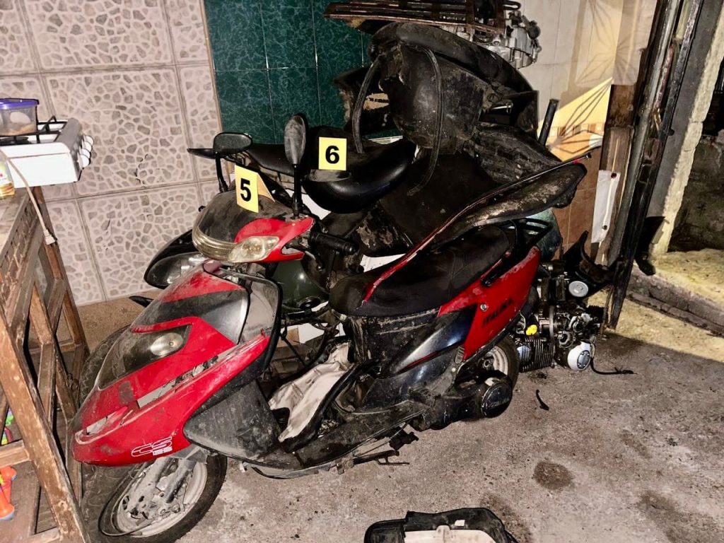 En cateo, asegura Fiscalía General inmueble relacionado en conductas ilícitas y recupera 8 vehículos con reporte de robo y alteraciones en sus medios 2 c4a67baa e50e 475c 8a0b fc6704efa51f