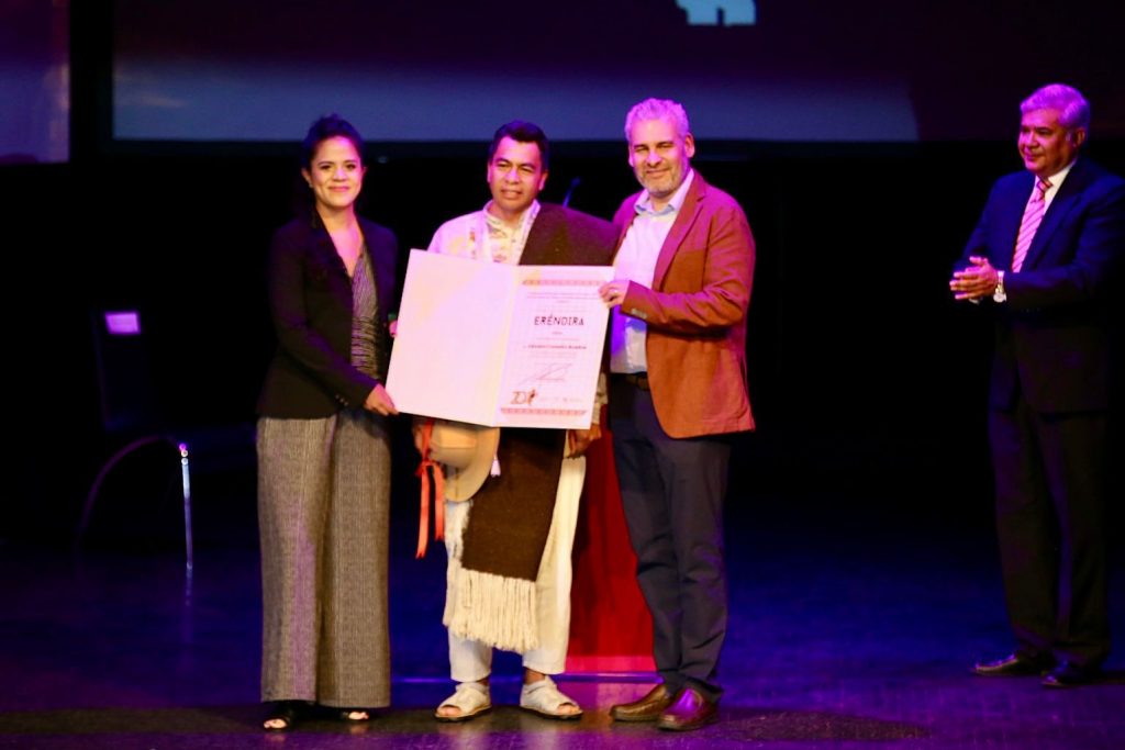 Reconoce Michoacán sus raíces y tradiciones; entrega Bedolla Premio Estatal de las Artes Eréndira 2 cd129420 d3fd 4b2f be70 bd9d9bb74b0e