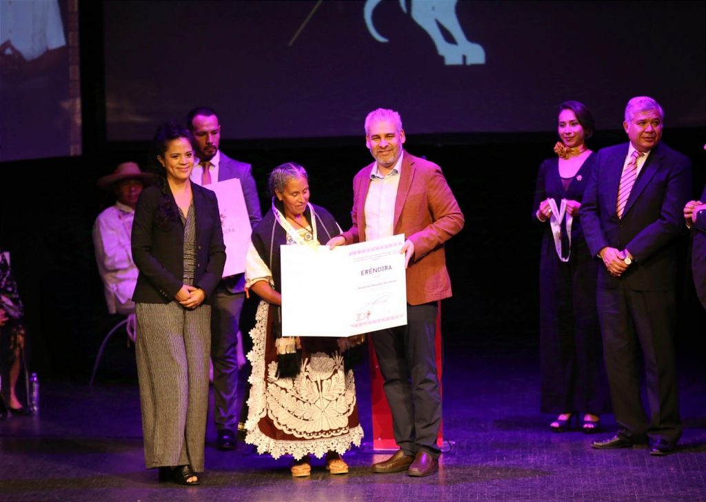 Reconoce Michoacán sus raíces y tradiciones; entrega Bedolla Premio Estatal de las Artes Eréndira 3 e5168a5d 77a5 4514 b305 bcdb8157edf8
