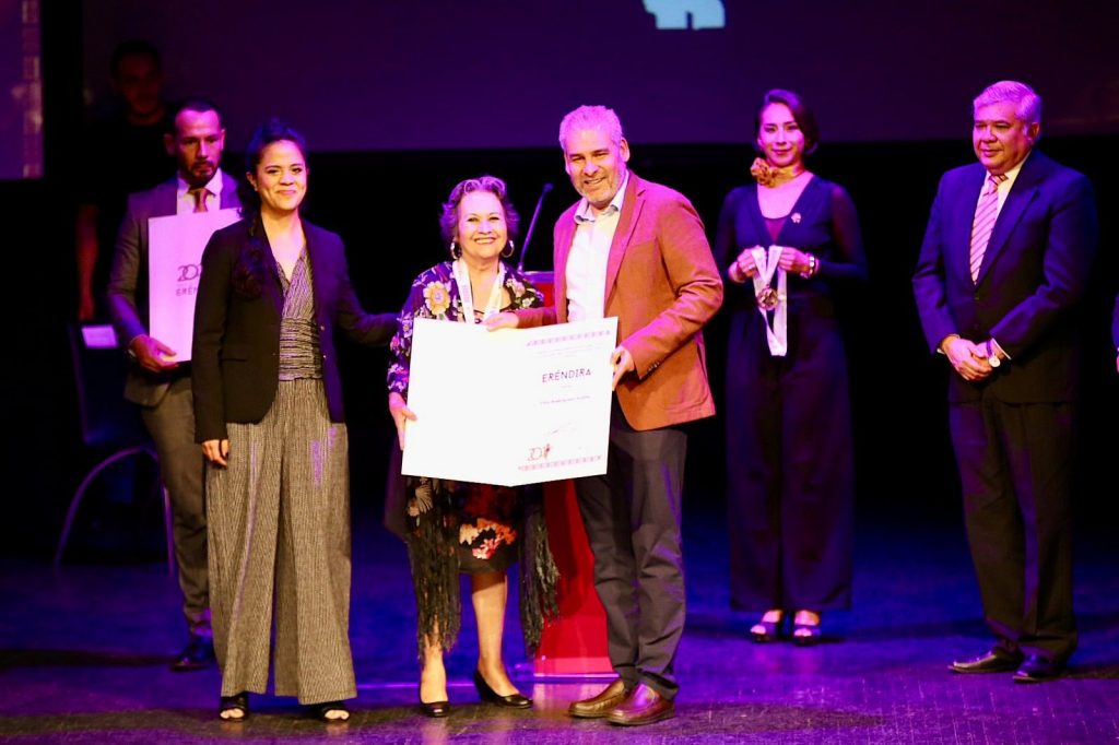Reconoce Michoacán sus raíces y tradiciones; entrega Bedolla Premio Estatal de las Artes Eréndira 1 f30da349 f066 4333 8ae5 1121825418cd