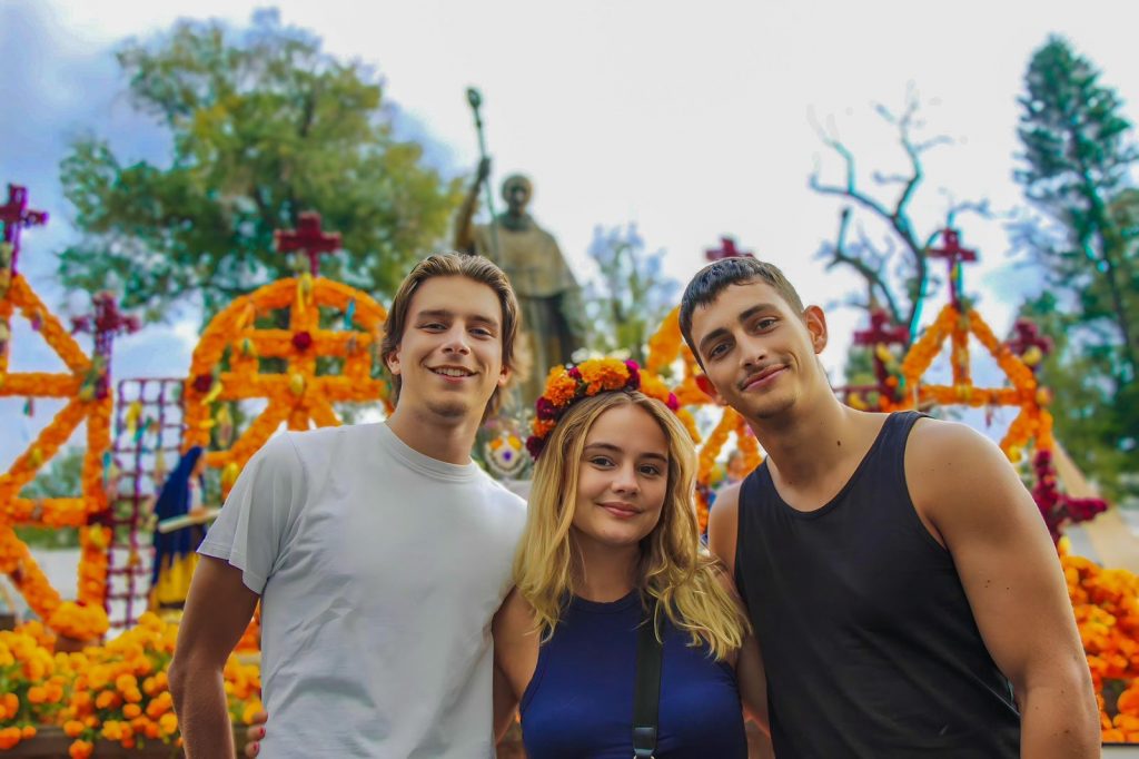 Turistas de China, Bélgica, Italia y España viven la Noche de Muertos en Michoacán 1 3738e709 169d 475c 8156 acc270b5ca83