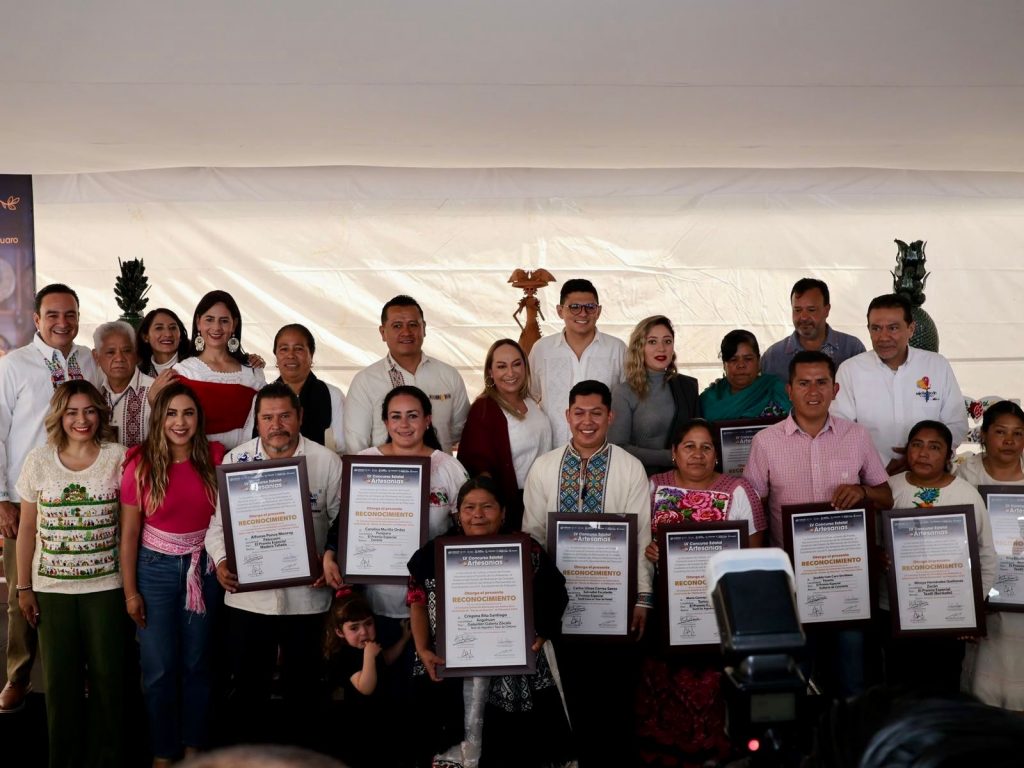 Entregan 113 premios del Concurso Estatal de Artesanías en Pátzcuaro 1 3b98b319 4910 4473 908e 09d8cceb53aa 1