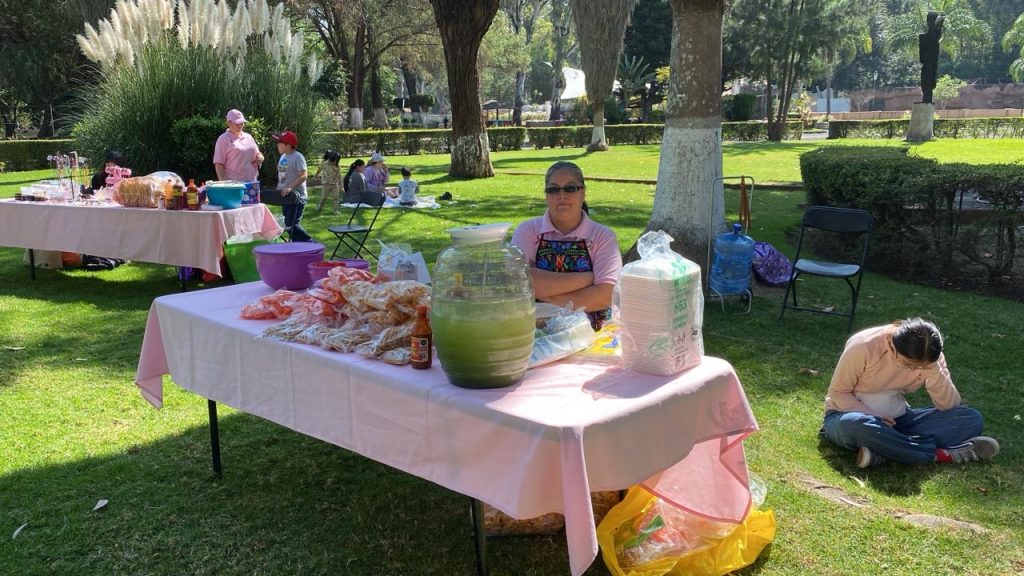 Sobrevivientes de cáncer realizan Mercadito Rosa en el Zoológico de Morelia 1 7792afba 3cea 4a80 8b6c de88c8ea35e8
