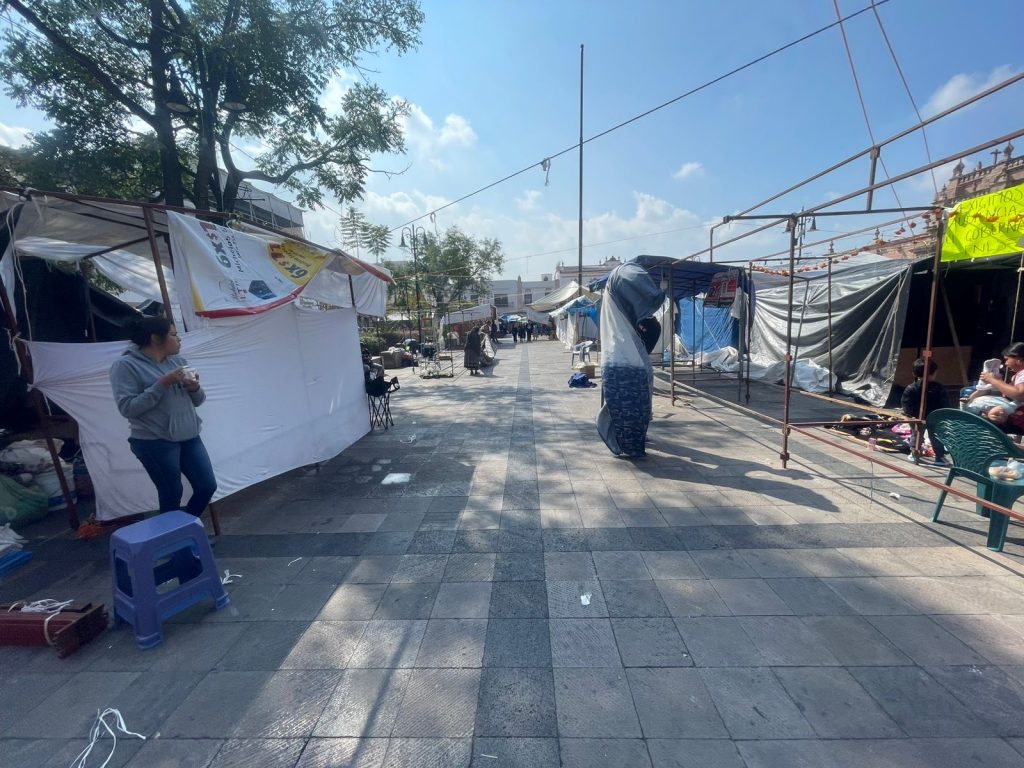¡Por fin! Integrantes del FNLS se levantan de la Plaza Melchor Ocampo. 1 d166ed90 024c 4654 9973 b805841a867b