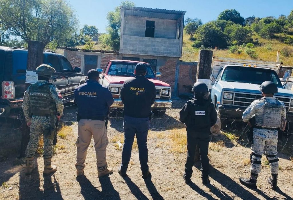 En Indaparapeo, catea FGE deshuesadero y asegura dos vehículos con alteraciones en sus medios de identificación 1 d6f0cf3b 7391 4420 a823 ea83949281ec