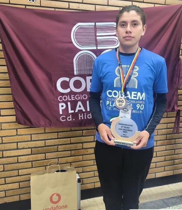 Alumno del Cobaem gana segundo lugar en competencia internacional de robótica 1 e9f301b3 2c87 421b adc3 1f84cf21510f