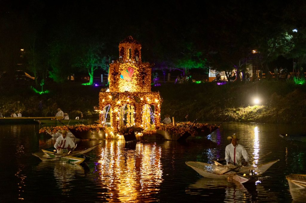 Hoy, último día para vivir el recorrido nocturno de canoas en manantiales de Urandén 1 ee1517b0 8358 4eb4 bf19 de8faac00cf3