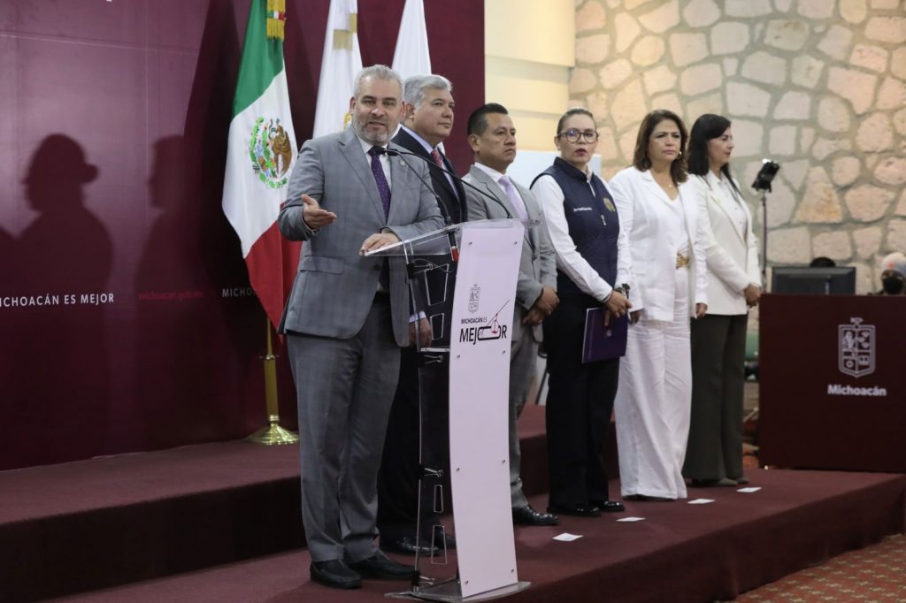 Firma Bedolla iniciativa de reforma constitucional para la UMSNH 1 f31fae73 1486 4184 829b 58b8278a0b5c