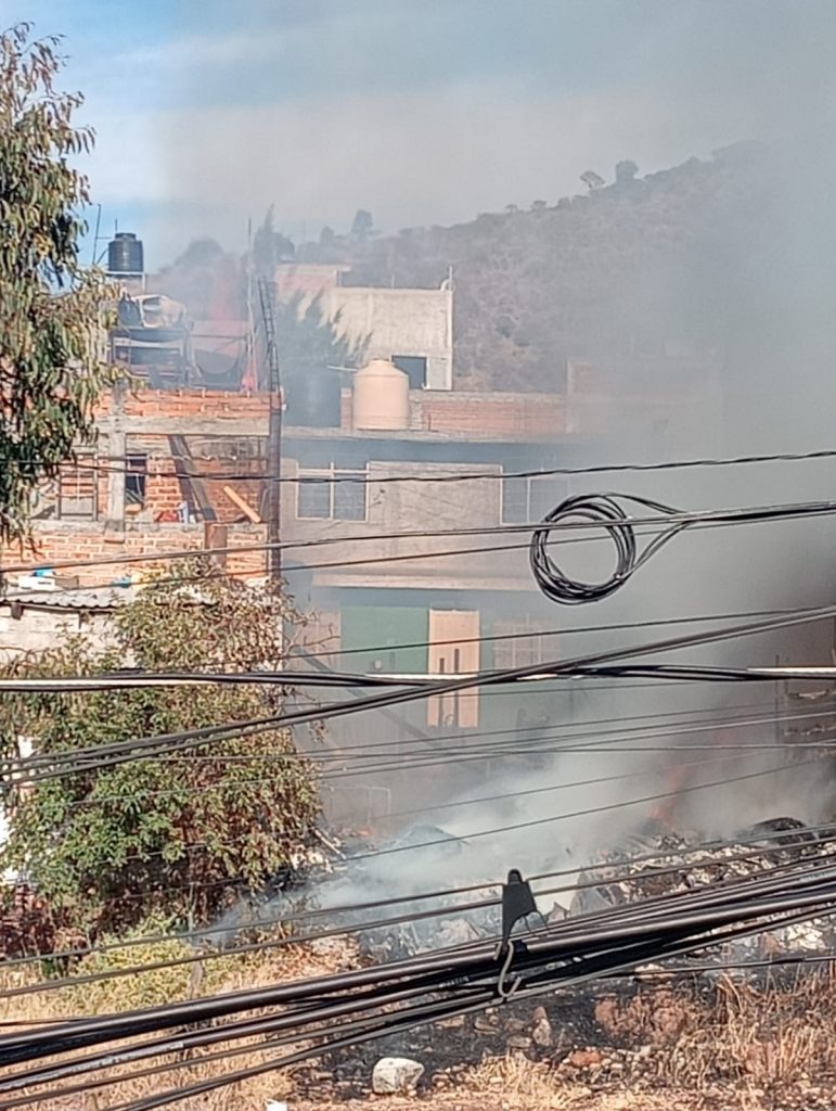 Se incendia choza en la colonia Ampliación Mil Cumbres, Morelia 3 5585a297 19c7 4d38 ac8b 55f674ccbc36