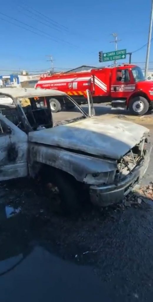 Se incendia camioneta por aparente falla, en Zamora 1 1506b7c6 5caa 40ad a1c5 5bcc4fa211ba