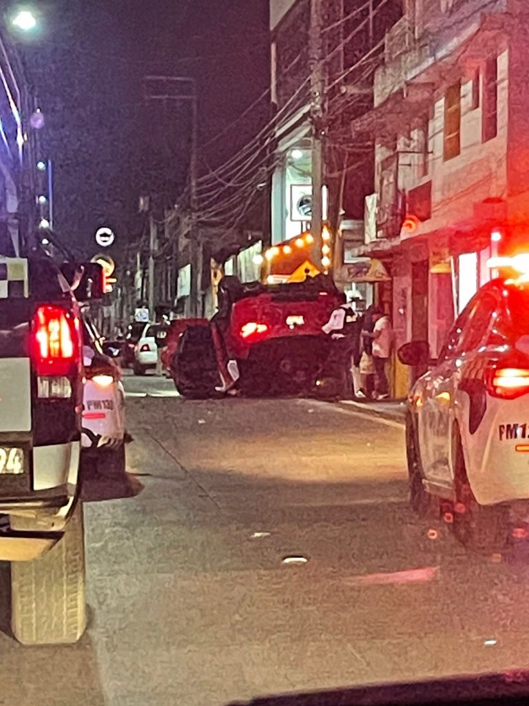 Vuelca camioneta en la Av. Periodismo en Morelia 1 87e30d43 e95c 41ee bf7d a3a60e745f3c