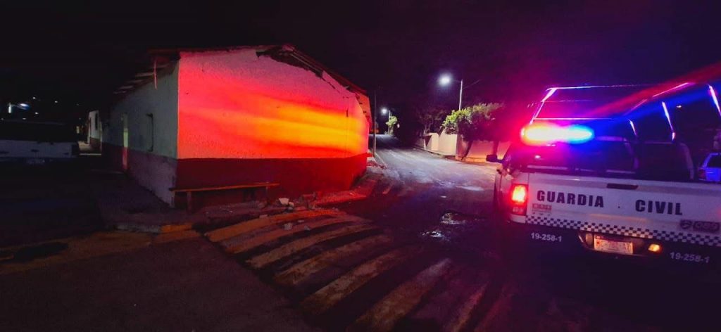 Atiende PC estatal afectaciones tras sismo en Coalcomán 1 IMG 9642