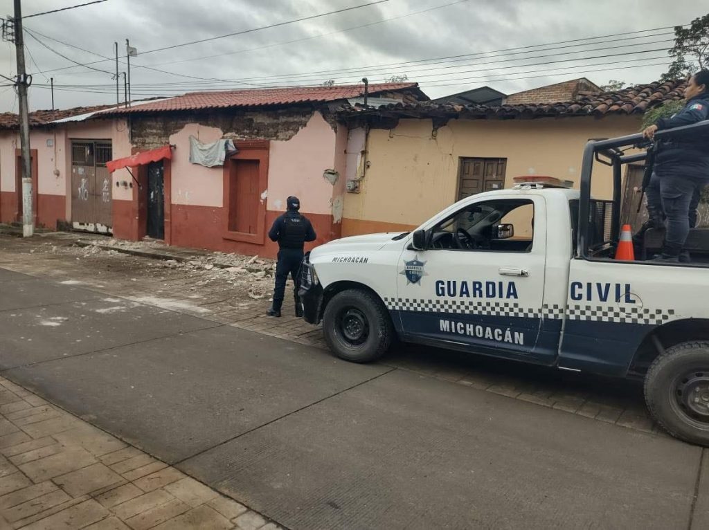 Atiende PC estatal afectaciones tras sismo en Coalcomán 3 IMG 9645