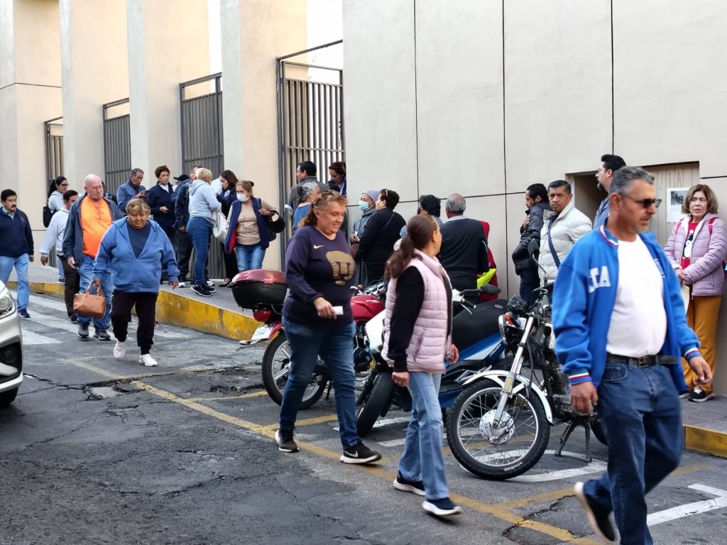 Morelianos acuden desde primera hora a pagar el predial 1 a1fe6f11 2fc3 487a a549 a0ffd7cb689d 1