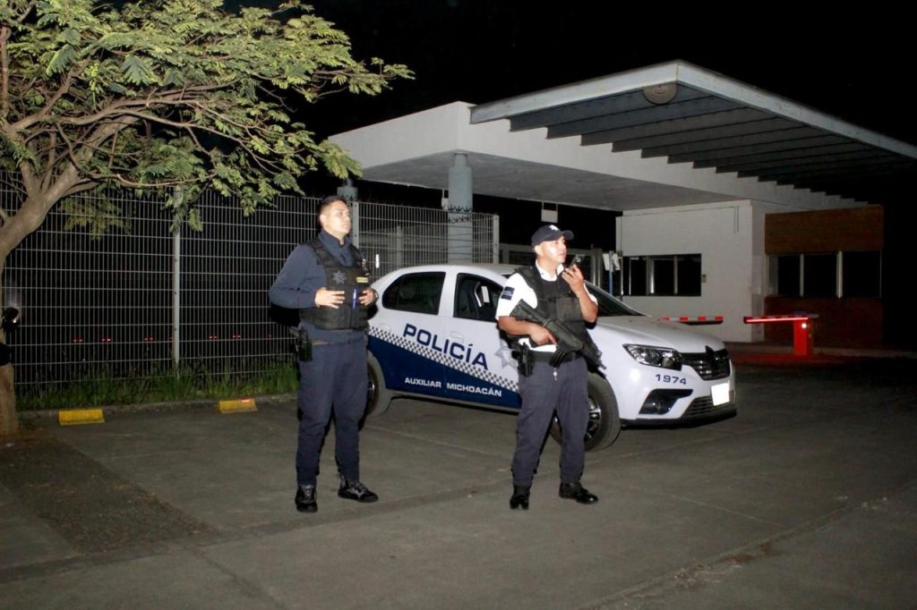 Policía Auxiliar vigila empacadoras de aguacate 3 b36d7fc9 6558 43ed afa8 c7604962b12a