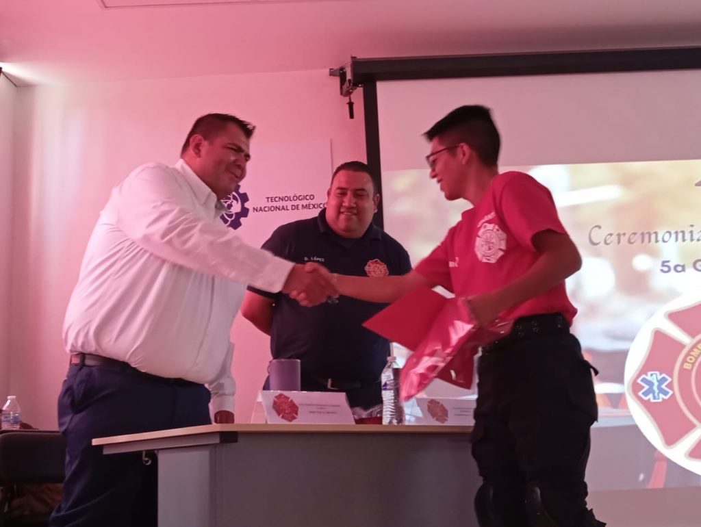 Forman a nueva generación de bomberos certificados en Michoacán 1 e9daed8c c847 4b5e 9b3d c999b1a56d79