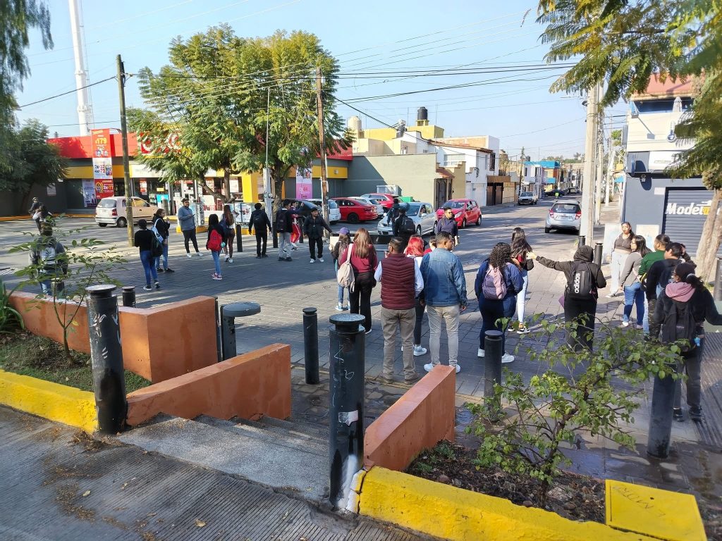 Estudiantes del IMCED se manifestaron en Morelia 2 IMG 3187