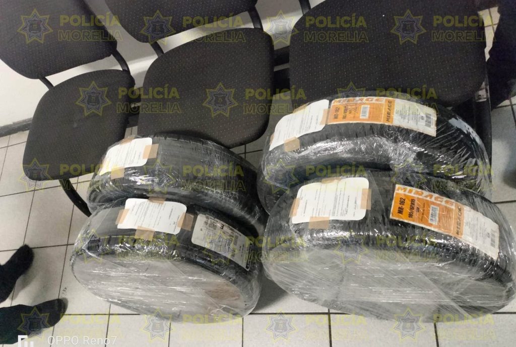 Policía Morelia detiene a 2 de 4 rateros por robar llantas a un negocio en la Vasco de Quiroga 1 IMG 3357