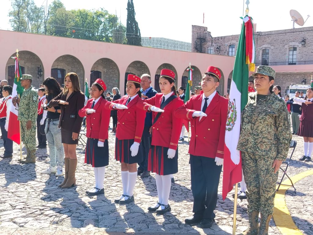 Autoridades estatales, militares y municipales conmemoran el Día de la Bandera Mexicana 1 ece286a6 44f6 44ef 9866 3eebaf8a1c24