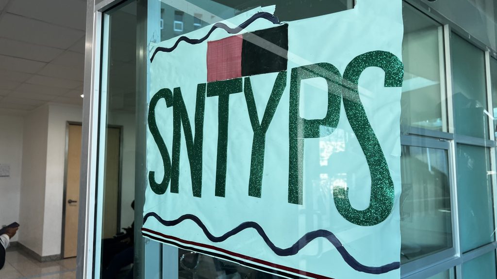 SNTYPS realiza manifestación pacífica en el Hospital Infantil por descuentos de trabajadores 3 IMG 8117
