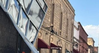Cae techumbre de aluminio y policarbonto en el Centro Histórico de Morelia