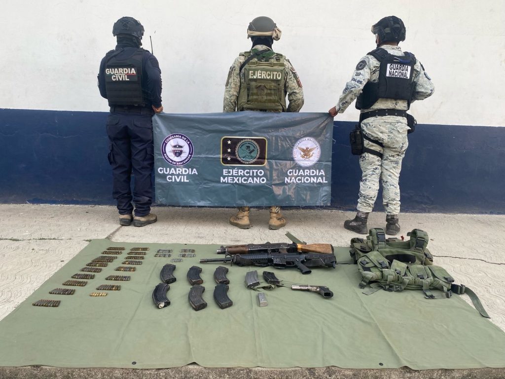 Asegurados 10 artefactos explosivos y armas en Apatzingán: SSP 1 e9dcedcf 0a81 40b6 adb7 4490e78ee3fa 1 1