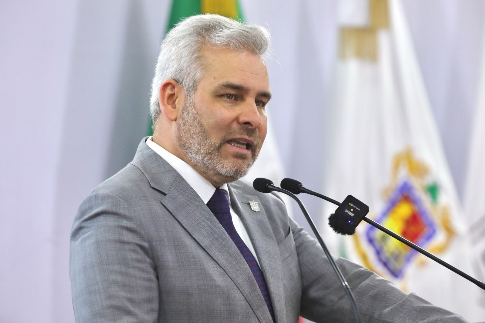 Entra en vigor decreto que prohíbe narcocorridos en eventos públicos: Bedolla