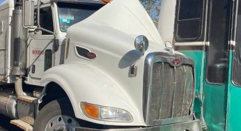 Camión pipa choca contra camión de pasajeros en la Morelia-Pátzcuaro