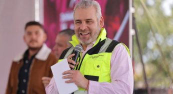 Michoacán sumará este año 2 mil km de carreteras rehabilitadas: Bedolla