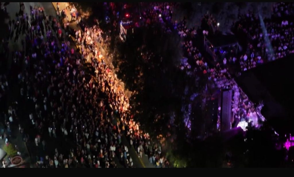 Lo intentó y sí funcionó, Espinoza Paz dejó su corazón a las mamás en el Festival de Origen 1 b4e6db78 31d9 44da a3c0 dc44419341c6