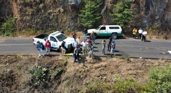 Fallece una joven automovilista al caer a un barranco en Tzintzuntzan