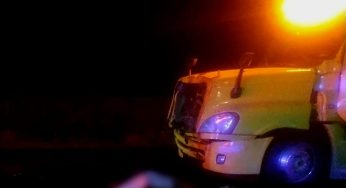 En su cumpleaños, joven motociclista muere embestido por camión de carga