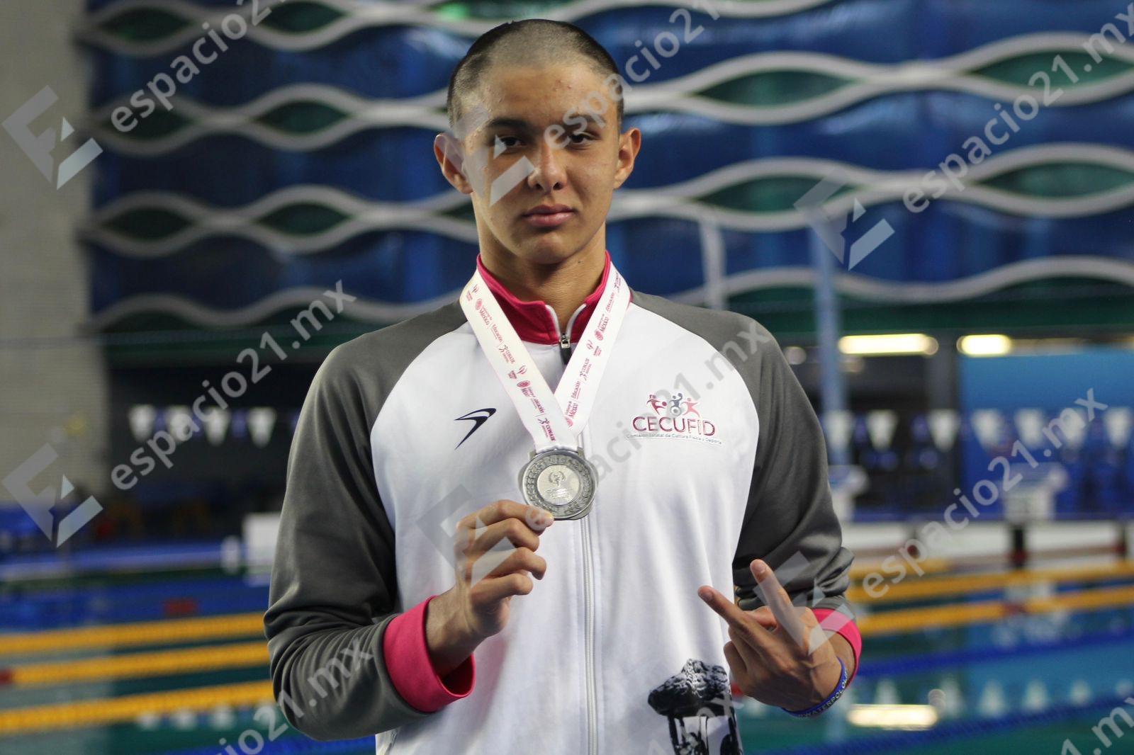 Nadador de 14 años gana plata en Olimpiada Nacional